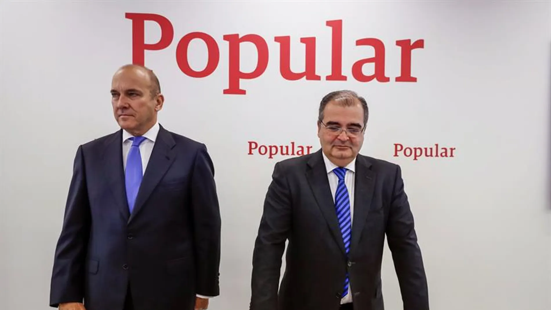 El expresidente del Banco Popular, Ángel Ron (d), junto al ex consejero delegado de la entidad, Pedro Larena El expresidente del Banco Popular, Ángel Ron (d), junto al ex consejero delegado de la entidad, Pedro Larena