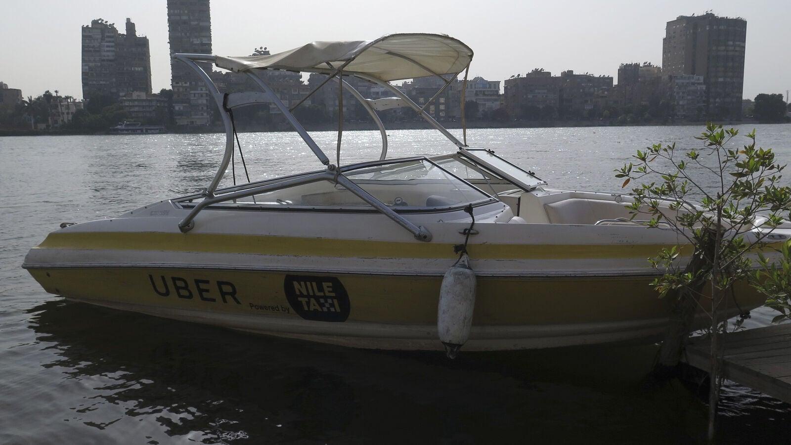 Uber se zambulle en las aguas del Nilo para evitar los atascos de El Cairo