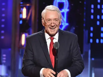 Kevin Spacey como Bill Clinton Kevin Spacey como Bill Clinton