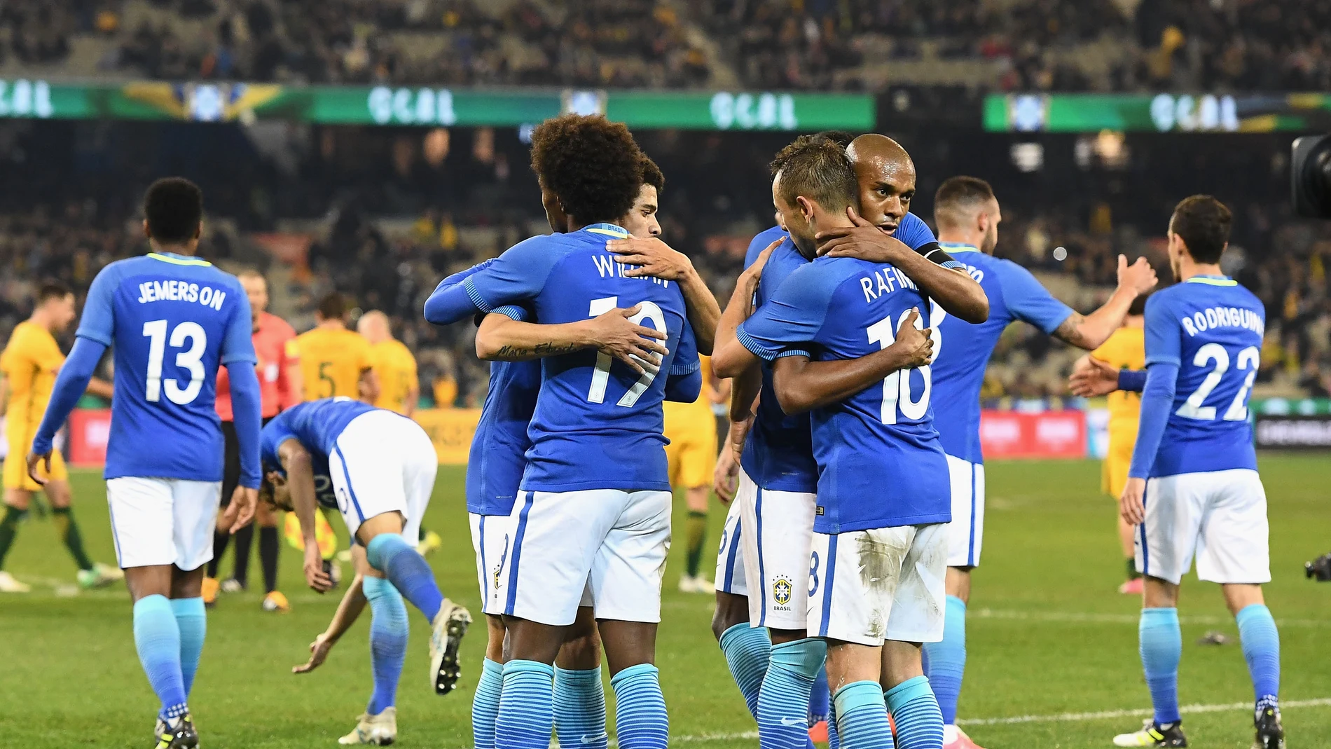 Los jugadores de Brasil celebran un gol ante Australia Los jugadores de Brasil celebran un gol ante Australia