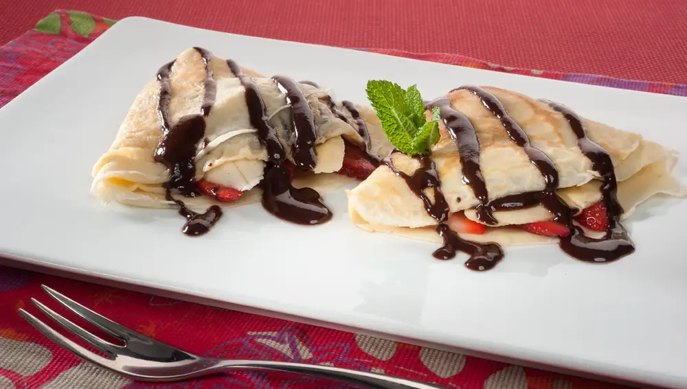 crepes con chocolate y frutas