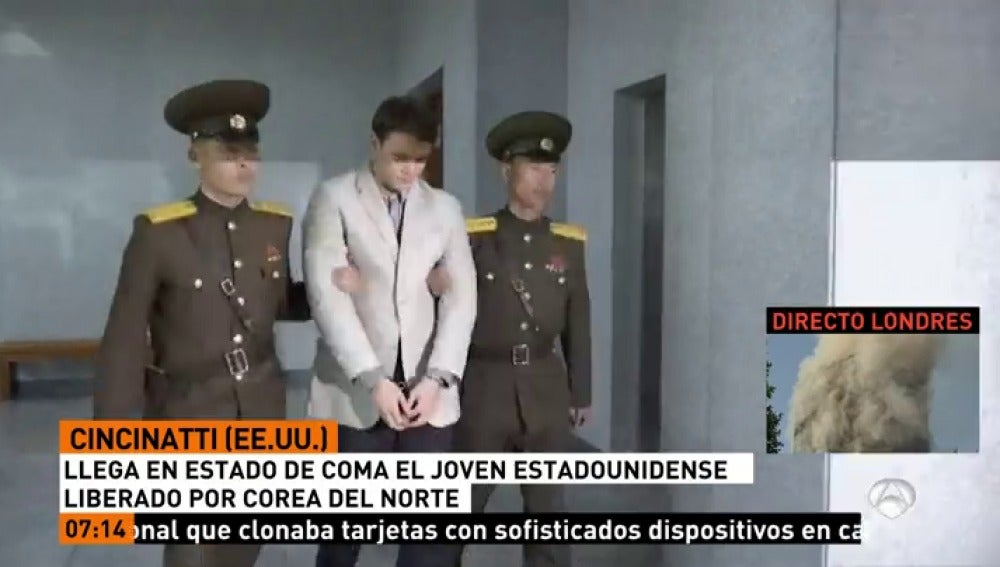 Frame 17.125603 de: Corea del Norte libera a un estudiante estadounidense de 22 en coma tras estar encarcelado en el país