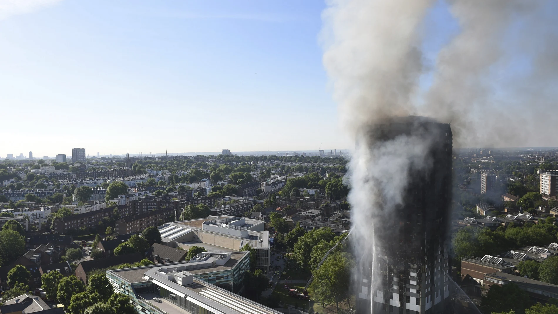 Las llamas arrasaron con la Torre Grenfell Las llamas arrasaron con la Torre Grenfell