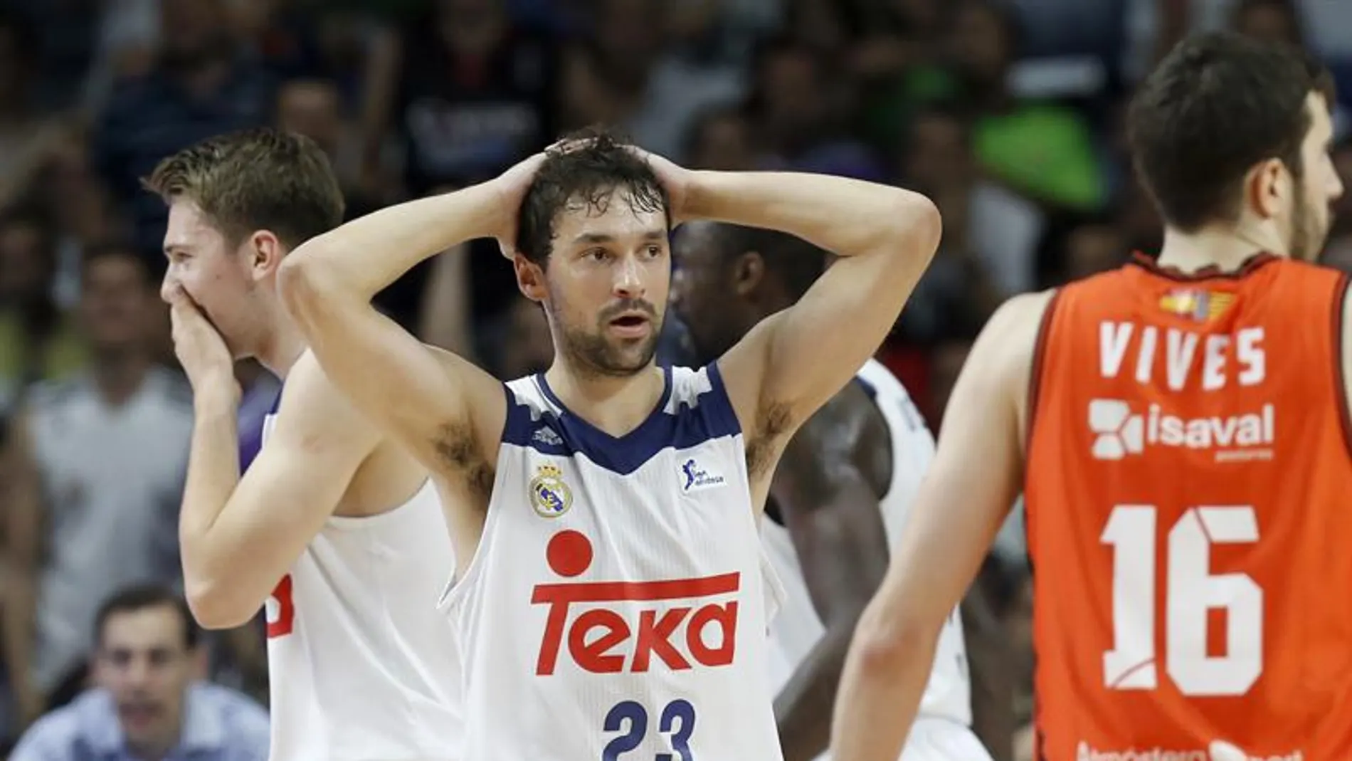Llull lamenta la derrota ante el Valencia Basket Llull lamenta la derrota ante el Valencia Basket