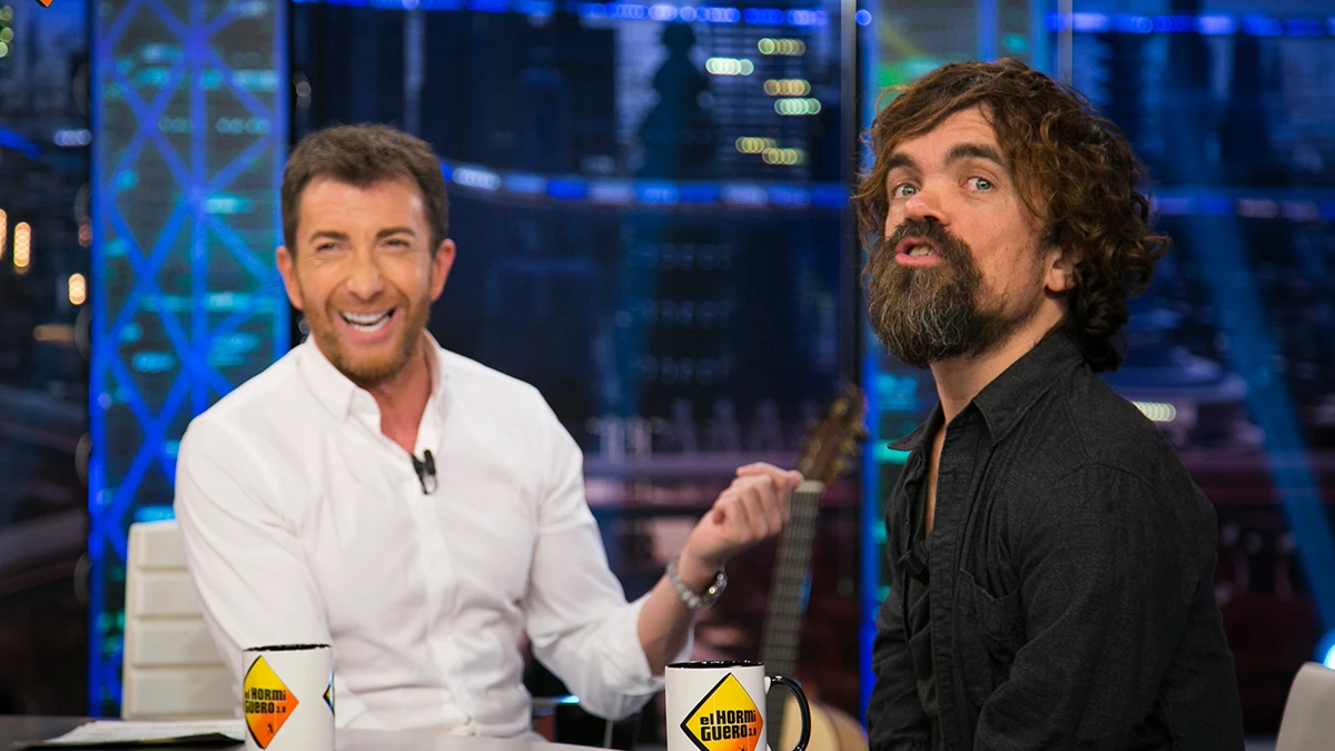 Pablo Motos y Peter Dinklage, 'cerveza en taza' en una de las entrevistas más divertidas de 'El Hormiguero 3.0'