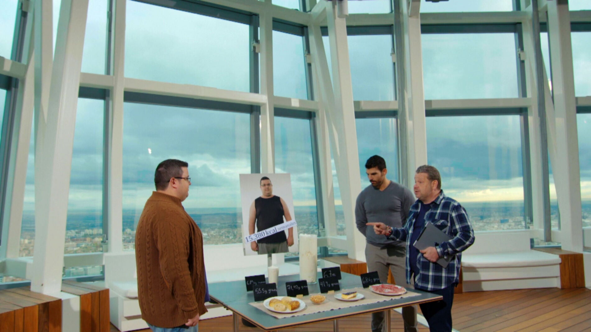 La reacci&oacute;n de Alejandro al ver un bote de 6 kg de grasa y descubrir que se lo ha comido