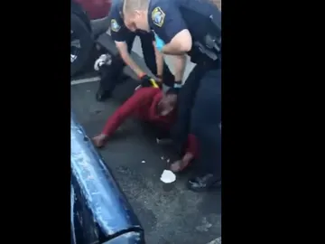 Hombre afectado por las drogas Hombre afectado por las drogas