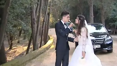 La cobra de Marc Bartra a Melissa Jiménez La cobra de Marc Bartra a Melissa Jiménez