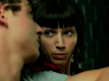 Tokio a Río: "Si te veo aceptar el trato, te meto un tiro en la sien" Tokio a Río: "Si te veo aceptar el trato, te meto un tiro en la sien"