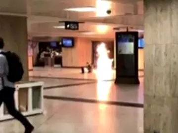 La Policía neutraliza a una persona por provocar una explosión en la estación central de Bruselas La Policía neutraliza a una persona por provocar una explosión en la estación central de Bruselas