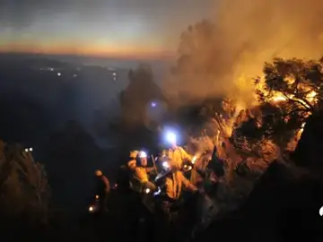 Alcaldes de los municipios afectados por el incendio critican la gestión del Gobierno luso Alcaldes de los municipios afectados por el incendio critican la gestión del Gobierno luso