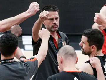 Pedro Martínez, en un entrenamiento de Valencia Basket Pedro Martínez, en un entrenamiento de Valencia Basket