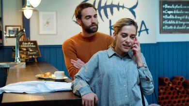 Una llamada desde Sevilla lo cambiará todo en la vida de Carmen