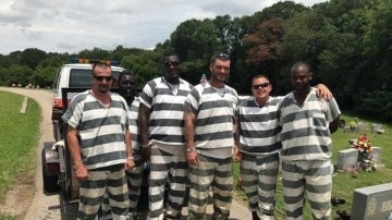 El grupo de presos que ayudó al agente