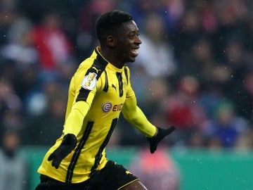 Dembelé celebra un gol con el Dortmund