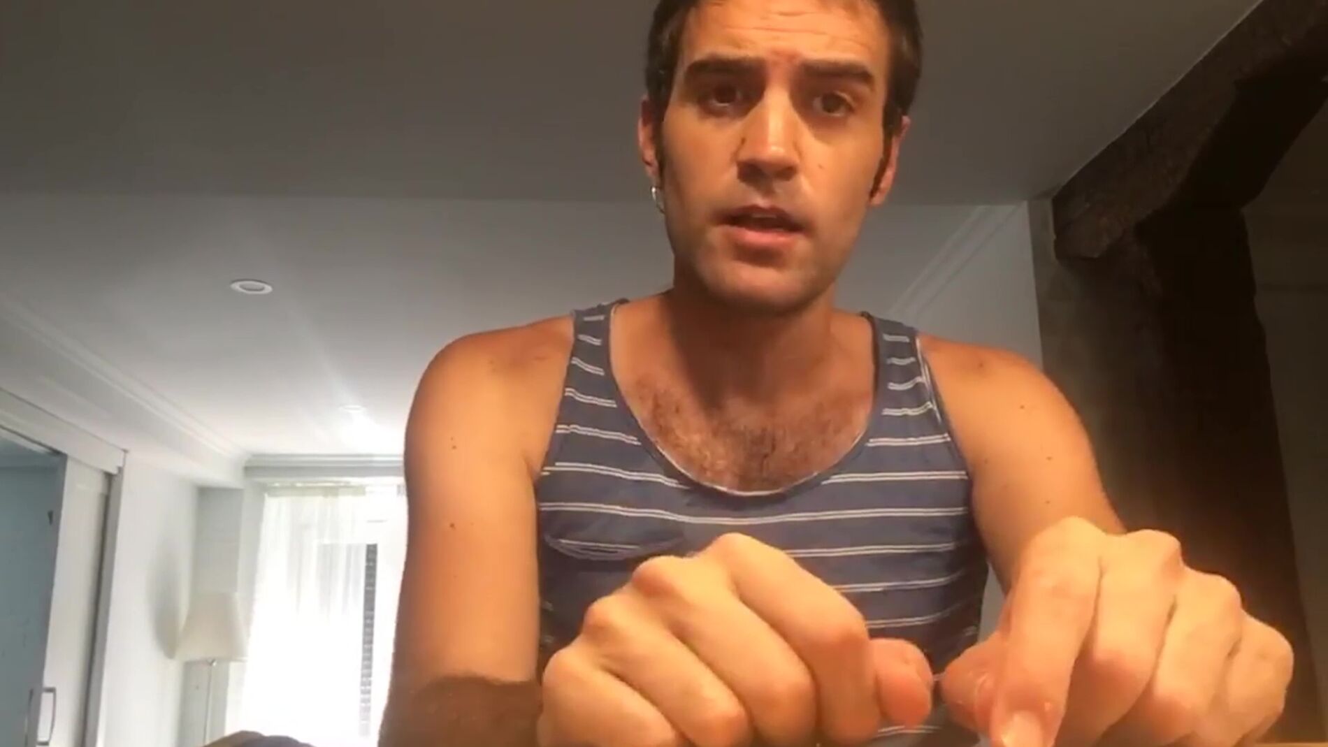 Jon Plazaola sorprende sin barba