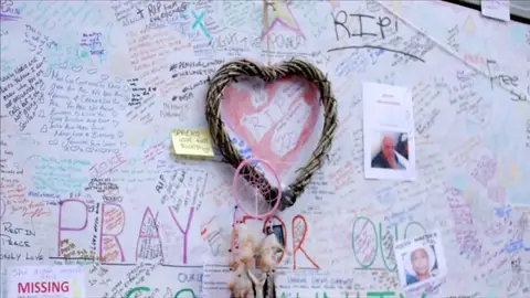 Simon Cowell lanza un single solidario con las víctimas del edificio Grenfell Simon Cowell lanza un single solidario con las víctimas del edificio Grenfell