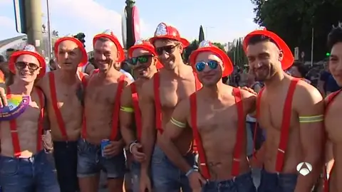 Chueca se tiñe con los colores del arcoíris para celebrar el Orgullo 2017 Chueca se tiñe con los colores del arcoíris para celebrar el Orgullo 2017