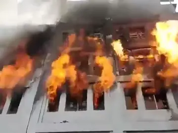 Varios muertos en un incendio en una nave de material de ferretería en el centro de Lima Varios muertos en un incendio en una nave de material de ferretería en el centro de Lima