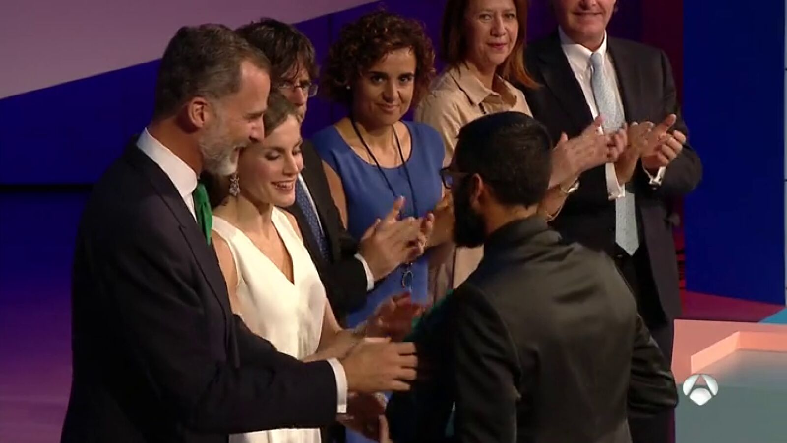 Los Reyes entregan los Premios FPdGi a cuatro jóvenes comprometidos y emprendedores