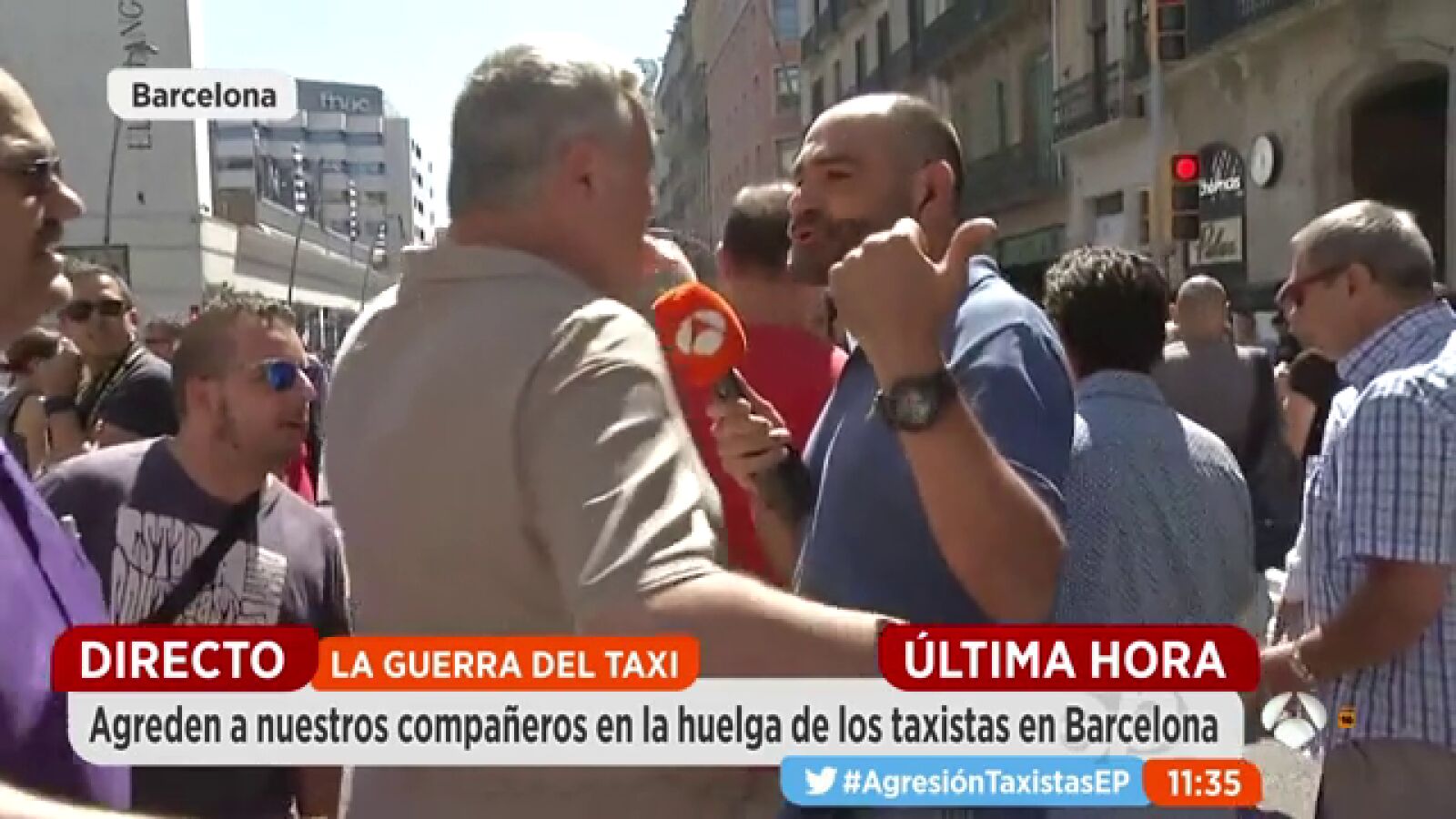 Los taxistas de Barcelona al equipo de 'Espejo Público': 