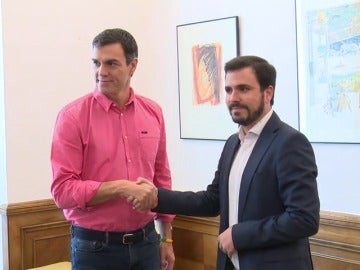 Sánchez culmina con Garzón su primera ronda de contactos políticos