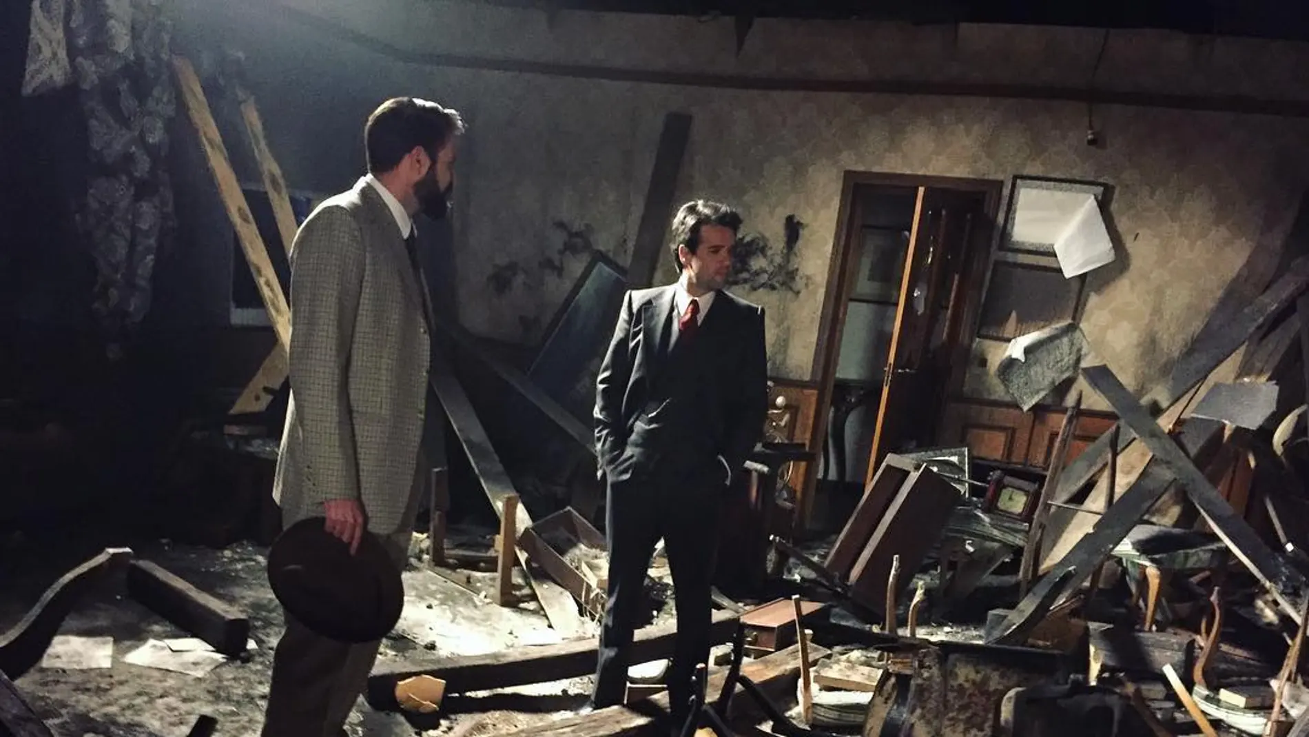 Carmelo y Severo en La Quinta de Miel Amarga destrozada