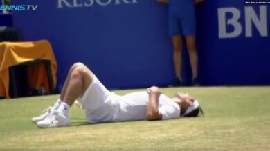Marcos Baghdatis sufre un golpe de calor en pleno partido y cae desmayado al suelo