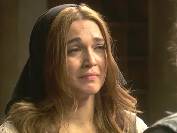 El dolor se podera de Julieta al recordar su pasado El dolor se podera de Julieta al recordar su pasado