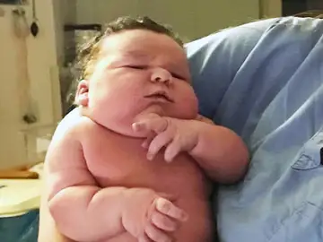 Waylon pesó siete kilos al nacer Waylon pesó siete kilos al nacer