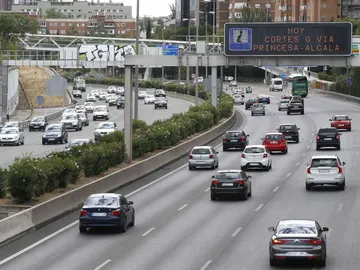 Tráfico de salida de Madrid por la A1 Tráfico de salida de Madrid por la A1