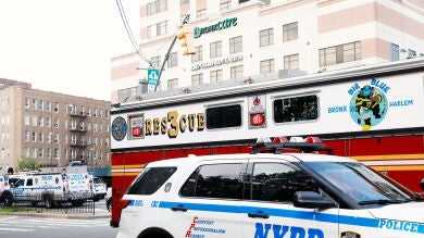 Un médico mata a tiros a una doctora y hiere a seis personas más en un hospital del Bronx