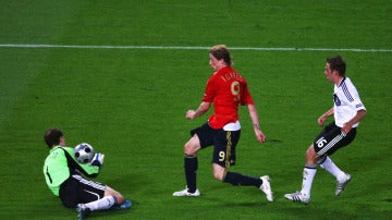 El gol de Fernando Torres a Alemania en el Ernst Happel