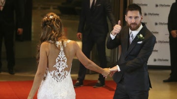 Messi hace el gesto de O.K. a la cámara