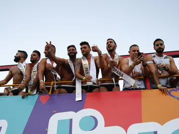 Fiesta y música hasta el amanecer en el Orgullo Gay Fiesta y música hasta el amanecer en el Orgullo Gay
