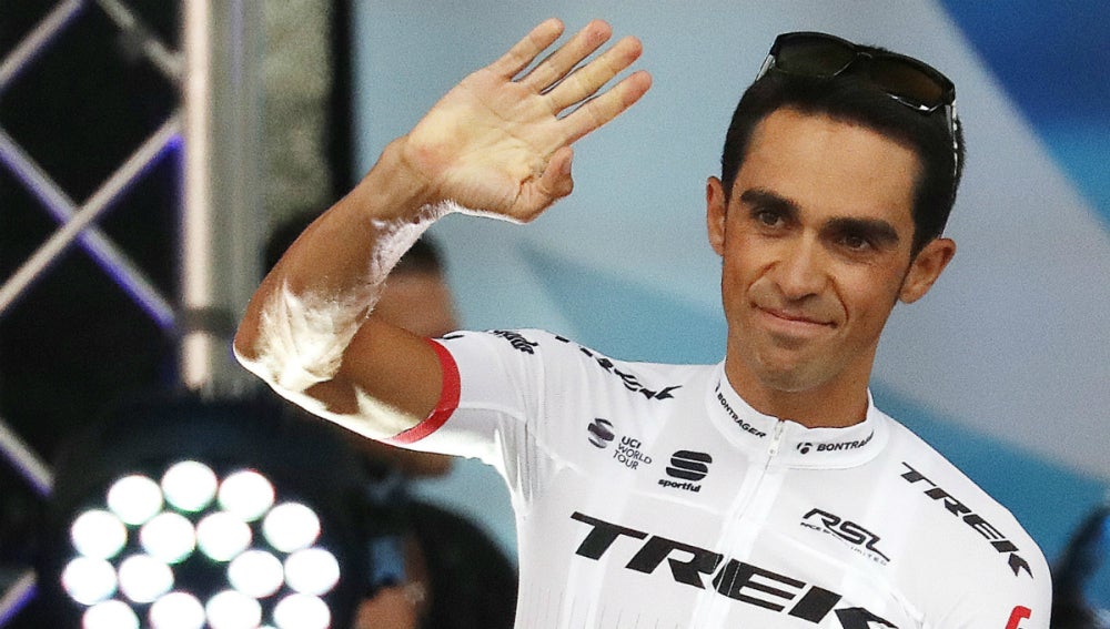 Contador saluda