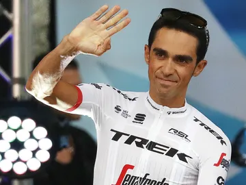 Contador saluda Contador saluda