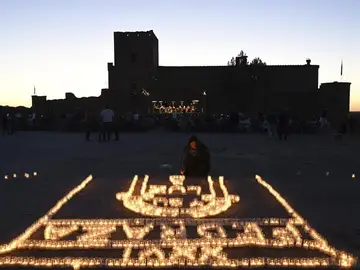 Pedraza llena de velas Pedraza llena de velas