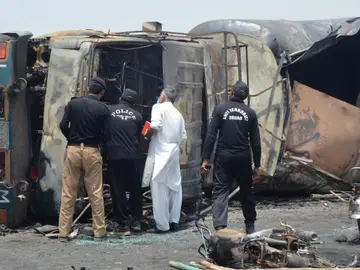 El camión tras la explosión El camión tras la explosión