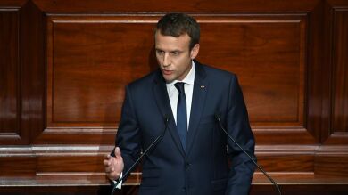  Macron anuncia que recurrirá al referéndum si no se aprueban en un año sus reformas institucionales