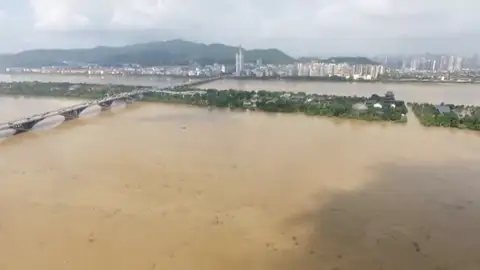 Aumentan a 311.000 los desplazados por las lluvias e inundaciones en China Aumentan a 311.000 los desplazados por las lluvias e inundaciones en China