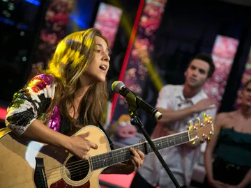 Marta Soto regresa a 'El Hormiguero 3.0' para presentarnos su primer single, 'Ya lo sabes' Marta Soto regresa a 'El Hormiguero 3.0' para presentarnos su primer single, 'Ya lo sabes'