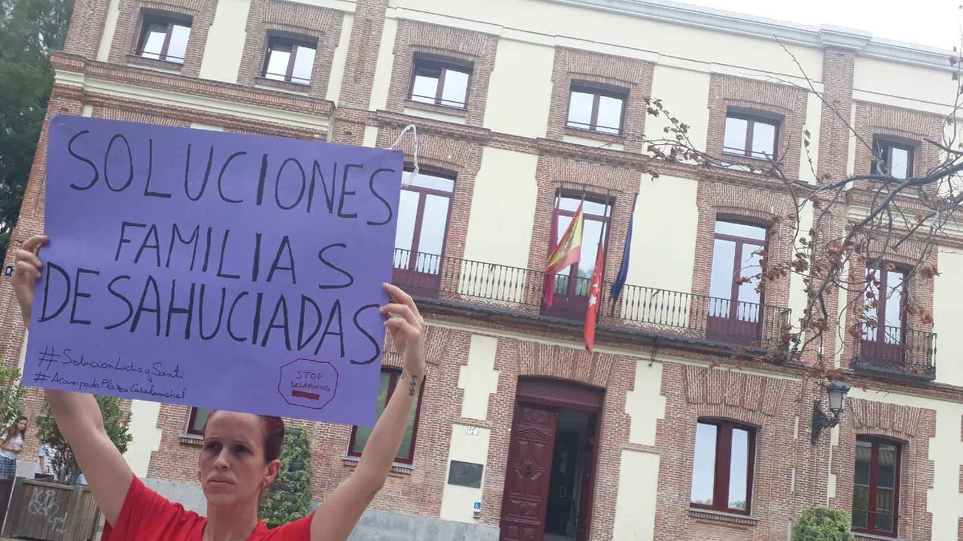 Protestas en Carabanchel por los desahucios de las familias Protestas en Carabanchel por los desahucios de las familias