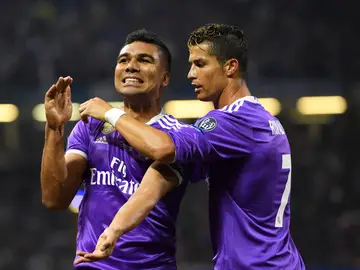 Casemiro junto a Cristiano celebrando un gol Casemiro junto a Cristiano celebrando un gol