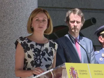 Cospedal recuerda que las Fuerzas Armadas tienen el mandato de proteger la integridad y soberanía de España Cospedal recuerda que las Fuerzas Armadas tienen el mandato de proteger la integridad y soberanía de España