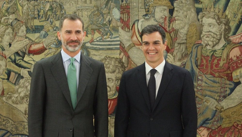 Felipe VI, con Pedro Sánchez en el Palacio de la Zarzuela