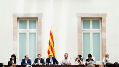 Junts pel Sí y la CUP registran en el Parlament la proposición de ley de referéndum de autodeterminación