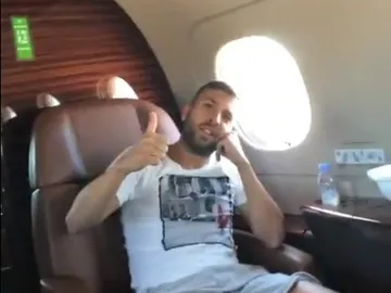 Jordi Alba, hablando en inglés en un vídeo de Piqué Jordi Alba, hablando en inglés en un vídeo de Piqué