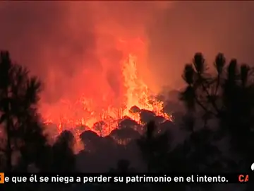 El incendio de Riotinto, en Huelva, sigue sin control, aunque ha dado un ligero respiro durante la noche El incendio de Riotinto, en Huelva, sigue sin control, aunque ha dado un ligero respiro durante la noche