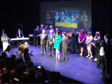 Antena 3 Noticias recibe el premio Alares 2017 Antena 3 Noticias recibe el premio Alares 2017